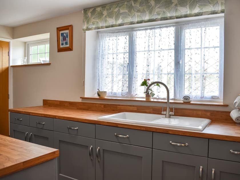 Kitchen | Plover Cottage - Hadrians Wall Country Cottages, Haydon Bridge