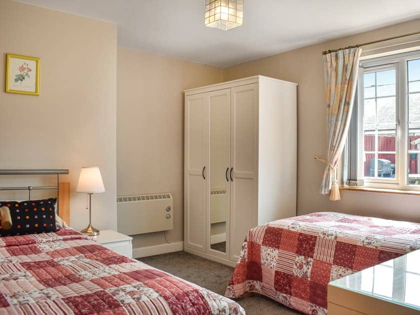 Twin bedroom | Plover Cottage - Hadrians Wall Country Cottages, Haydon Bridge