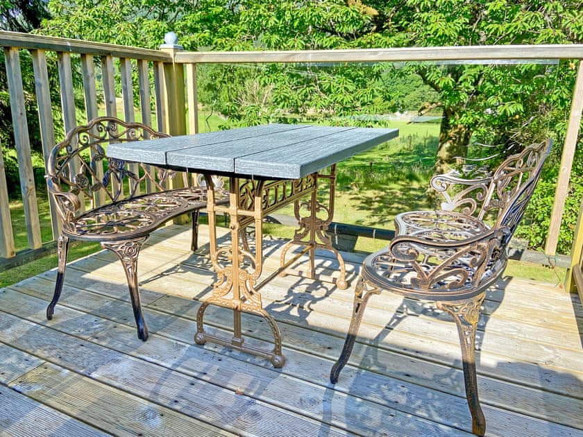 Sitting-out-area | The Prince - Hobgoblin Holiday Apartments, Glendaruel