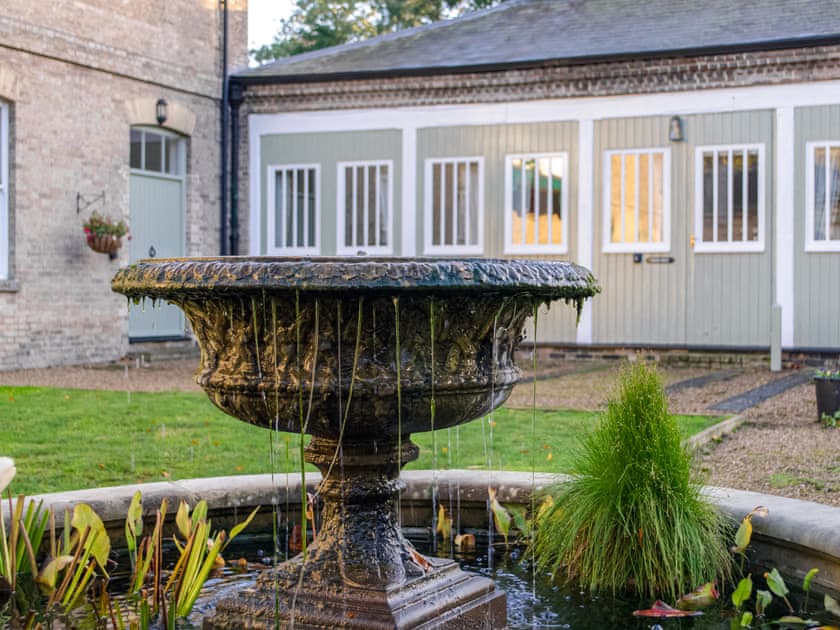 Outdoor area | The Coach House - Stowlangtoft Estate, Bury St. Edmunds