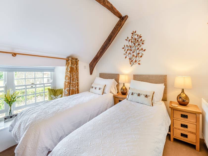 Twin bedroom | East Titchberry Cottage, Hartland