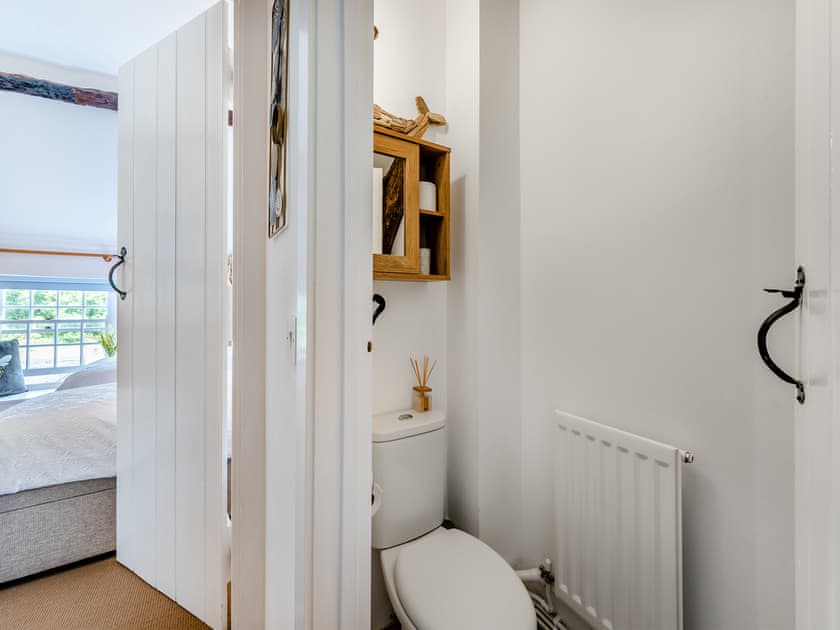 Bathroom | East Titchberry Cottage, Hartland