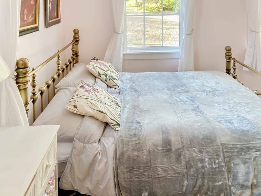 Double bedroom | Hobgoblin Apartment - Hobgoblin Holiday Apartments, Glendaruel