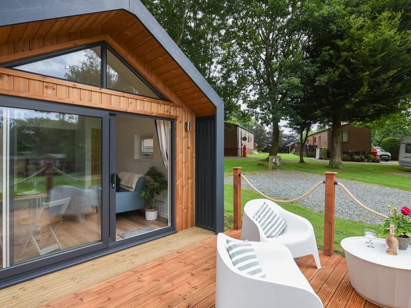 Decking | Mini Lodge - Daisy Bank Touring Caravan Park, Montgomery
