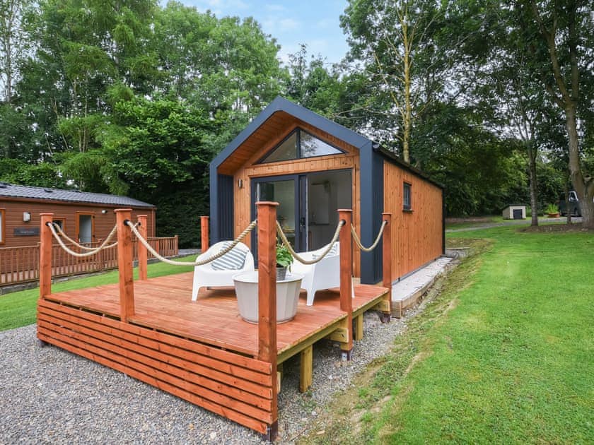 Exterior | Mini Lodge - Daisy Bank Touring Caravan Park, Montgomery