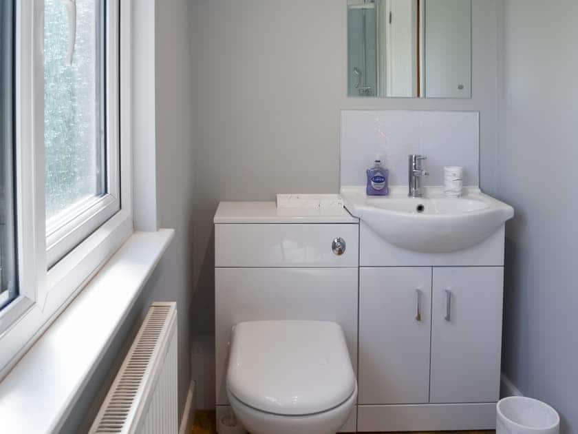 Bathroom | Fox Cottage, Camerton, near Hull