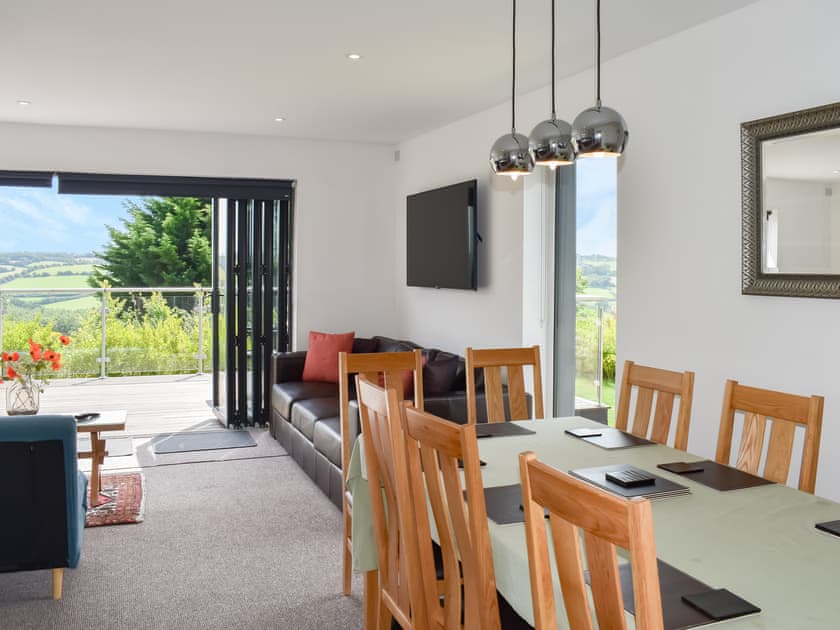 Dining Area | Shannon, Newport
