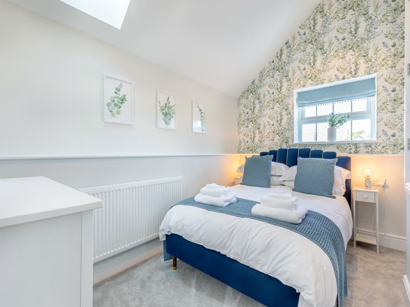 Double bedroom | Homeleigh Barn, Coads Green, near Callington