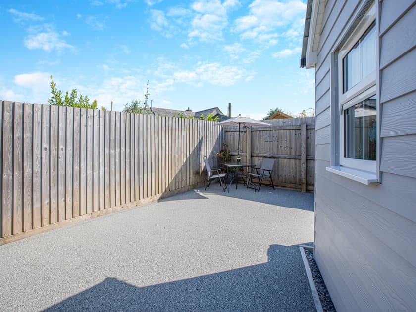 Sitting-out-area | Homeleigh Barn, Coads Green, near Callington