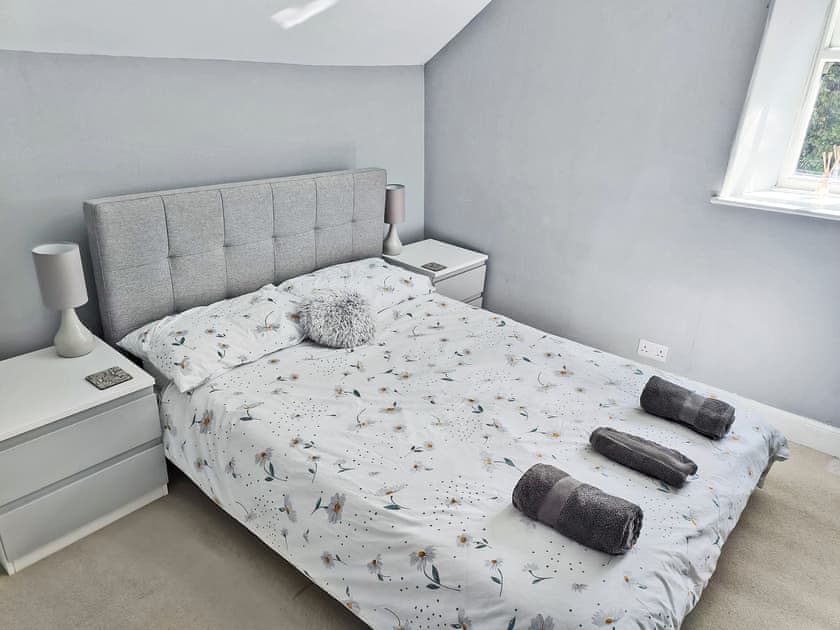 Double bedroom | Yew Tree Cottage, Chesterfield