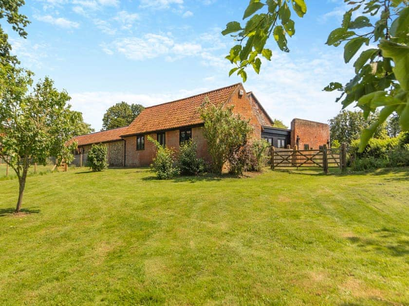 Exterior | St Mary’s Chapel, New Buckenham