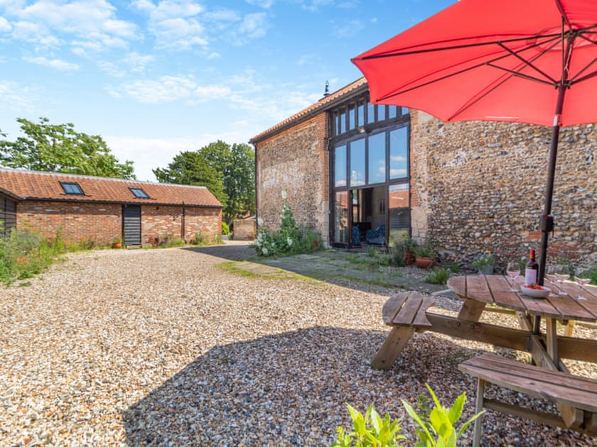 Exterior | St Mary’s Chapel, New Buckenham