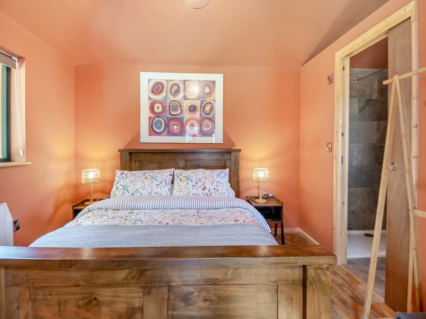 Double bedroom | Okovango - River Getaways, Halesworth