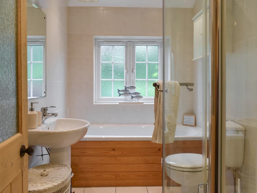 Bathroom | Hollyhocks Cottage, Hellandbridge, near Bodmin