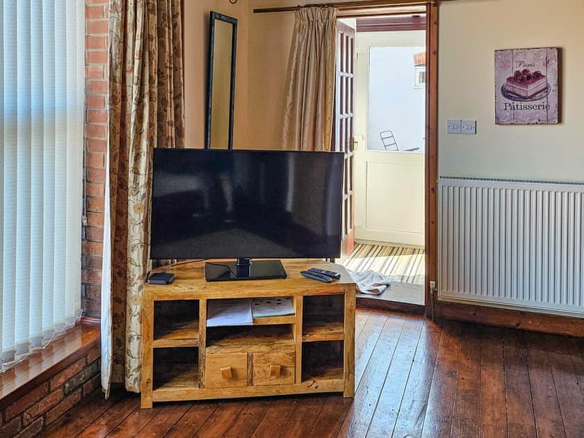 Living area | Elm Barn Lodge - Elm Barn, Freethorpe