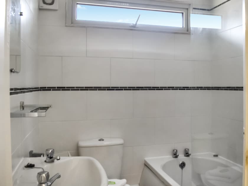 Bathroom | Harbour Cove - Bay Adventures, St Merryn, near Padstow
