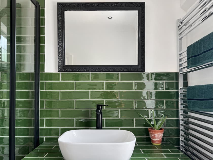 Bathroom | Mushroom Cottage, Tylorstown