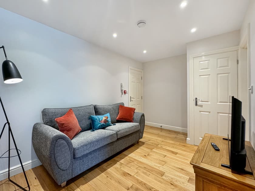 Living area | TreeTops Apartment, Bristol