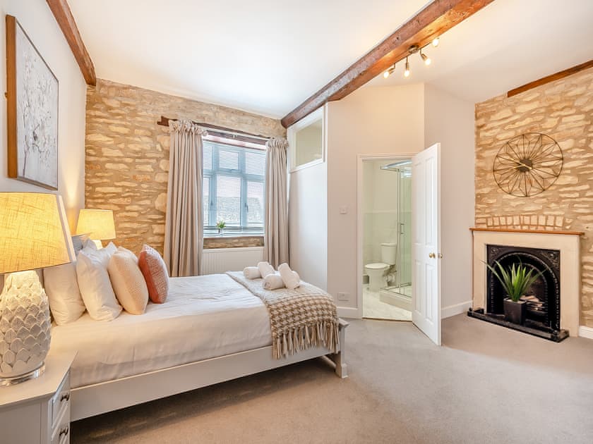 Double bedroom | Greenhill Farmhouse, Bletchingdon