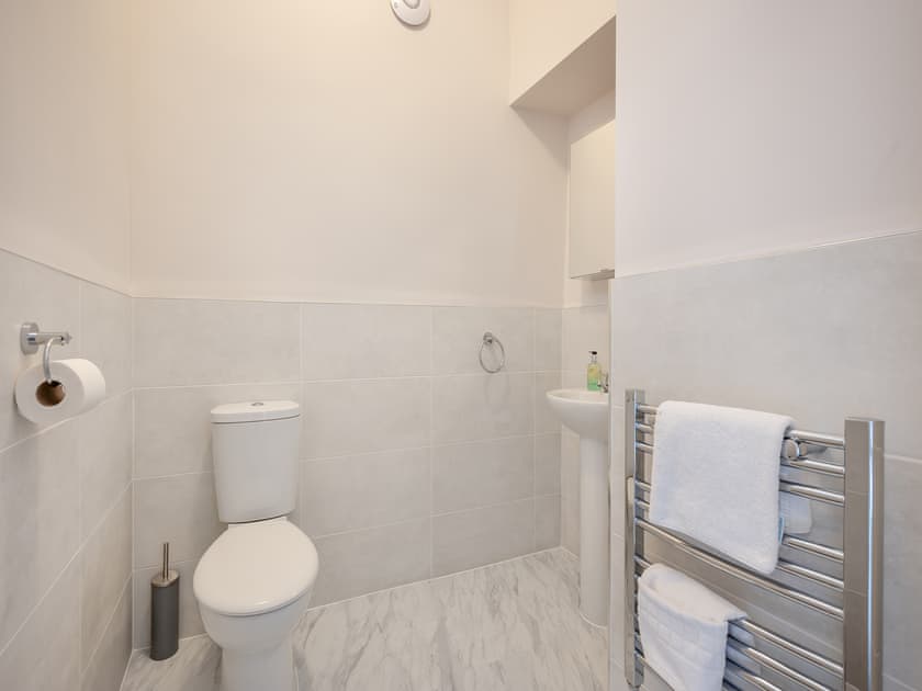 Shower room | Greenhill Farmhouse, Bletchingdon