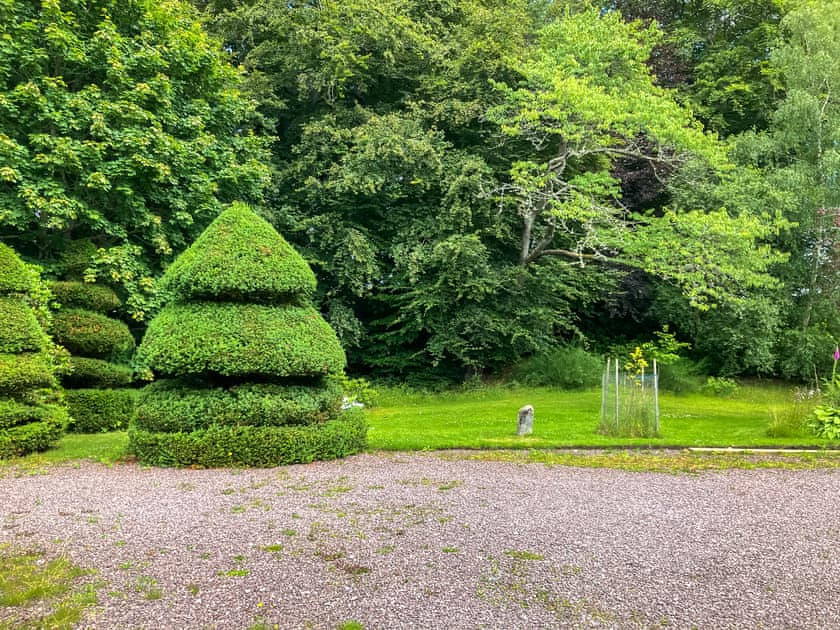 Garden and grounds | Coorie Nook, Muir of Ord