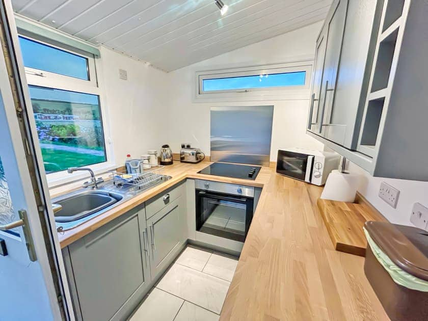 Kitchen | Elmrise View, Llangain