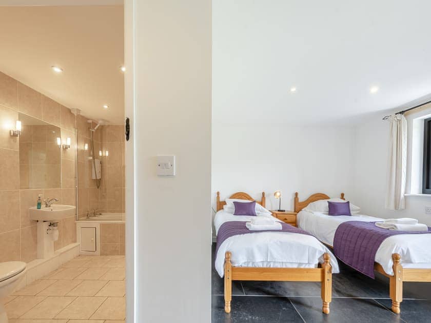 Twin bedroom | Y Stabl - Cennen Cottages, Bethlehem