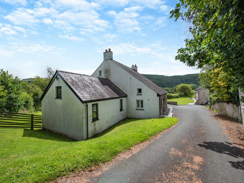 Exterior | Dolgoed House - Cennen Cottages, Bethlehem