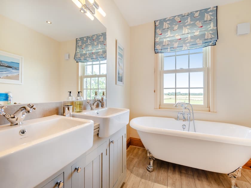 Bathroom | Farrington House, Nafferton, near Driffield
