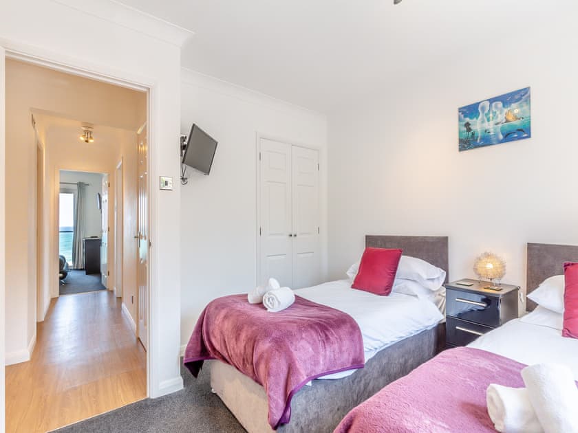 Twin bedroom | 7 Waters Edge - Waters Edge, Newquay