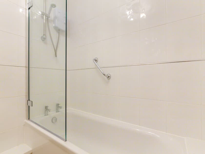 Bathroom | 7 Waters Edge - Waters Edge, Newquay