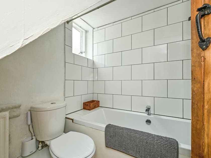 Bathroom | Barbury Cottage, Sheet