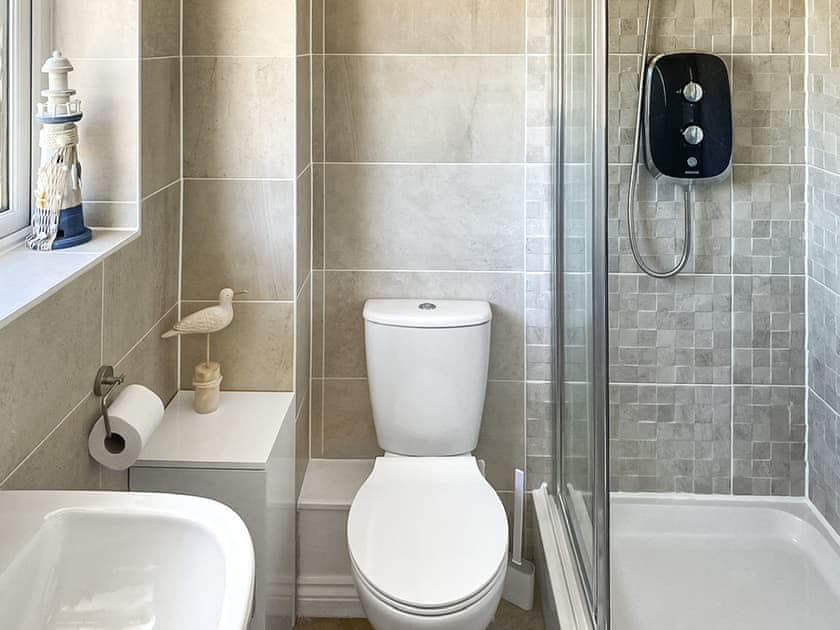 Bathroom | Blissful Ocean Breeze, Perranporth