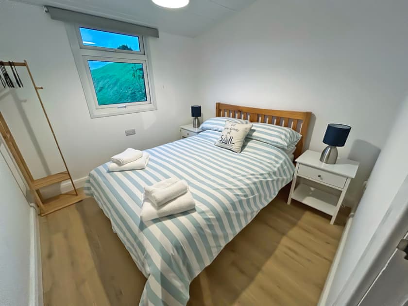 Double bedroom | Elmrise View, Llangain