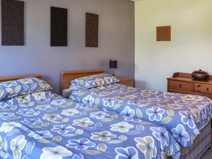 Twin bedroom | Tanydderwen, Caernarfon