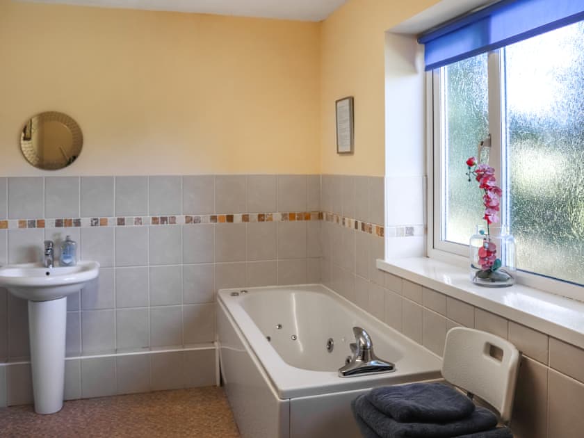 Bathroom | Tanydderwen, Caernarfon