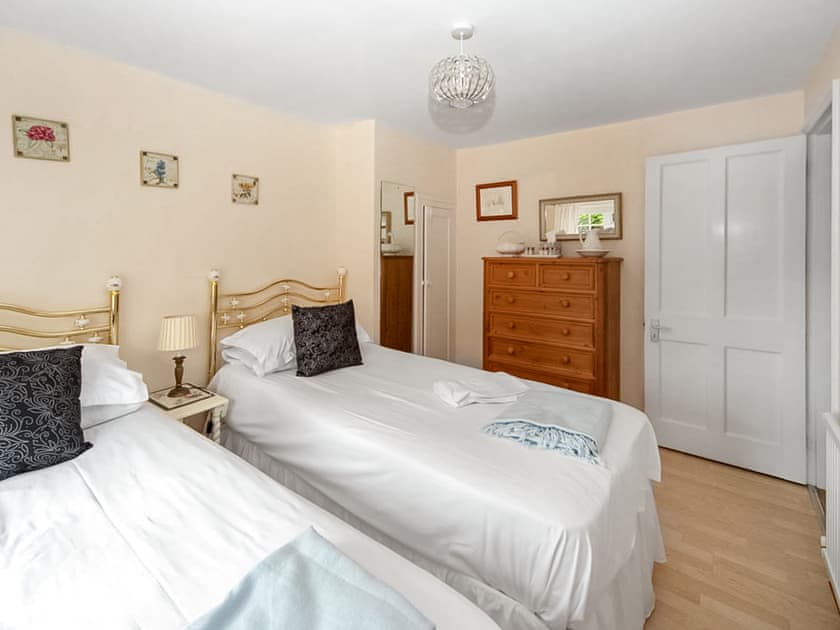 Twin bedroom | Holly-Garth, Helmsley