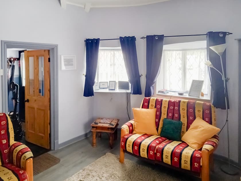 Living room/dining room | Bryn Amlwg, Llanrwst