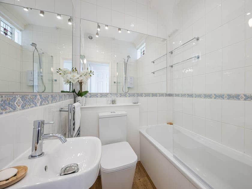 Bathroom | Tides Reach, Torquay Seafront