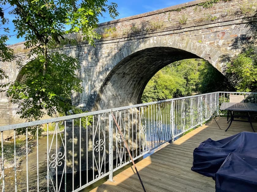 Terrace | Riverside - Town Mills, Great Torrington
