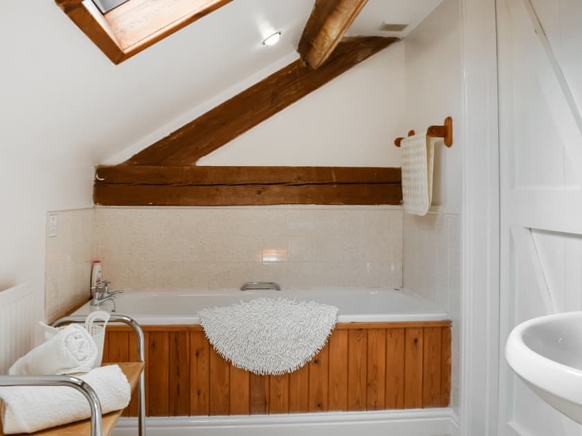 Bathroom | Forge Masters Cottage - Forge Mill Farm, Middlewich