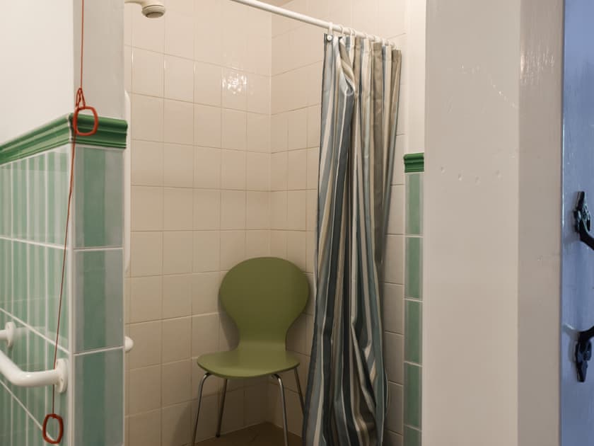 Bathroom | Forge Masters Cottage - Forge Mill Farm, Middlewich