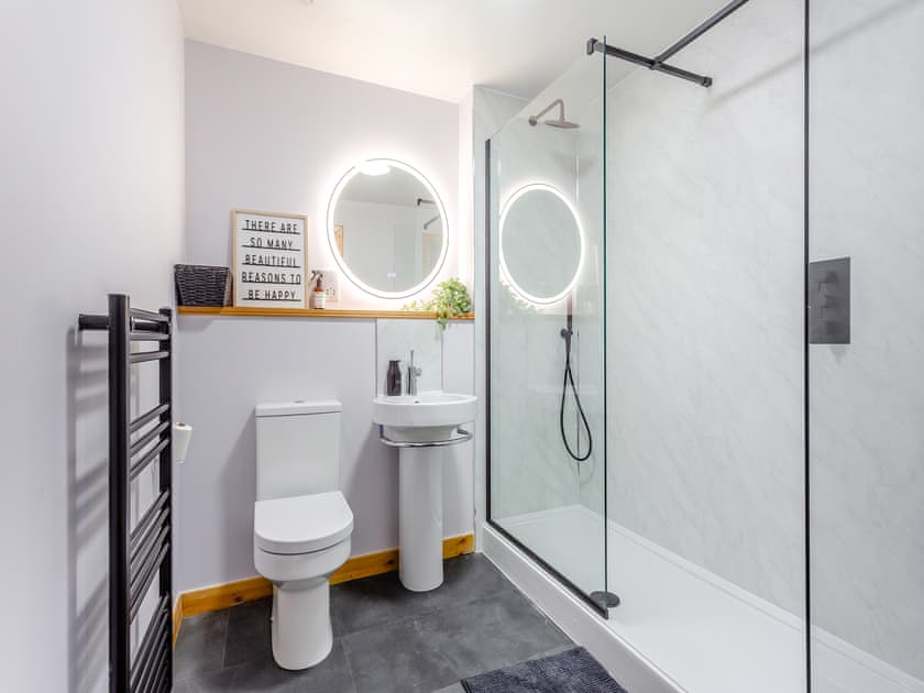Shower room | Ness City Suite, Inverness