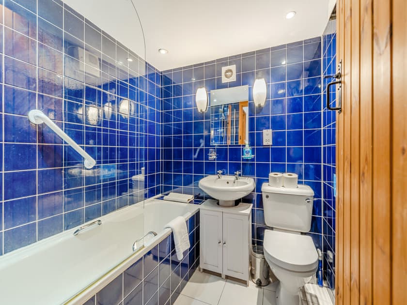 Bathroom | Y Bwthyn - Cennen Cottages at Blaenllynnant, Gwynfe, Llangadog