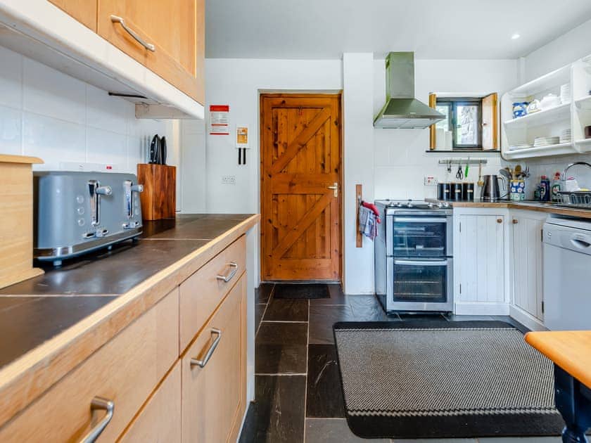 Kitchen/diner | Ty Nant  - Cennen Cottages at Blaenllynnant, Gwynfe, Llangadog