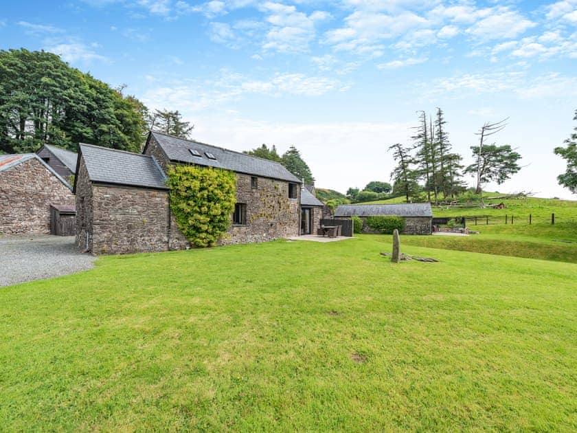 Garden | Ty Nant  - Cennen Cottages at Blaenllynnant, Gwynfe, Llangadog