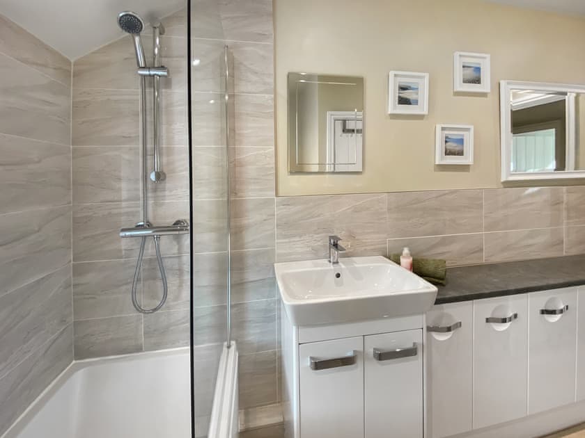 Bathroom | 1 Bronrallt, Penmaenmawr, near Conwy