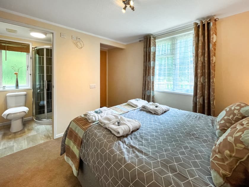 Double bedroom | Lodge Two - Bonnie Escapes, Dalbeattie