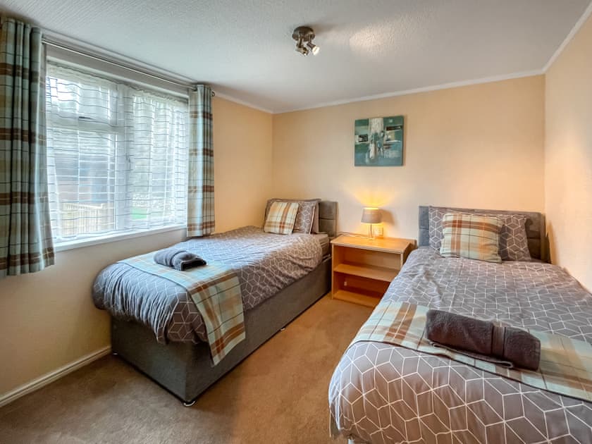 Twin bedroom | Lodge Two - Bonnie Escapes, Dalbeattie