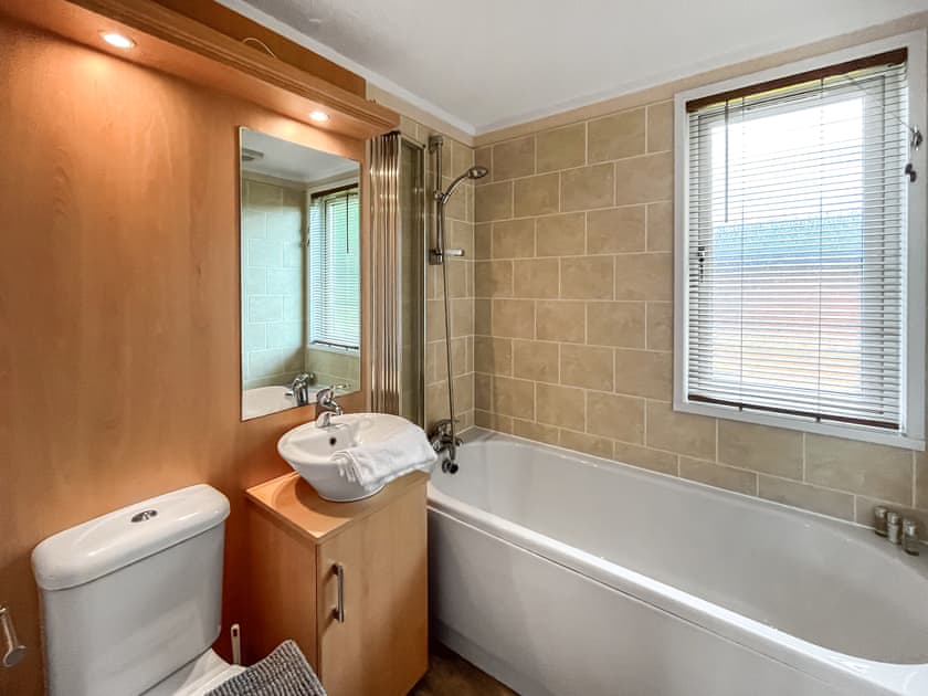 Bathroom | Lodge Two - Bonnie Escapes, Dalbeattie